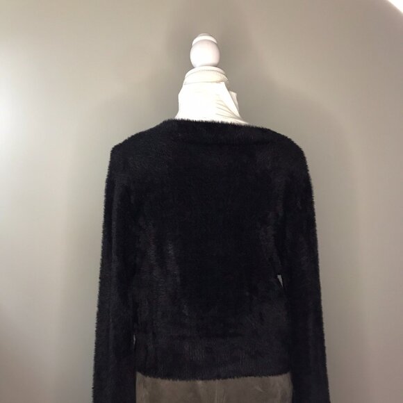 Aritzia Sunday Best Kitten V-Neck Sweater | Black | Size M - Picture 3 of 12